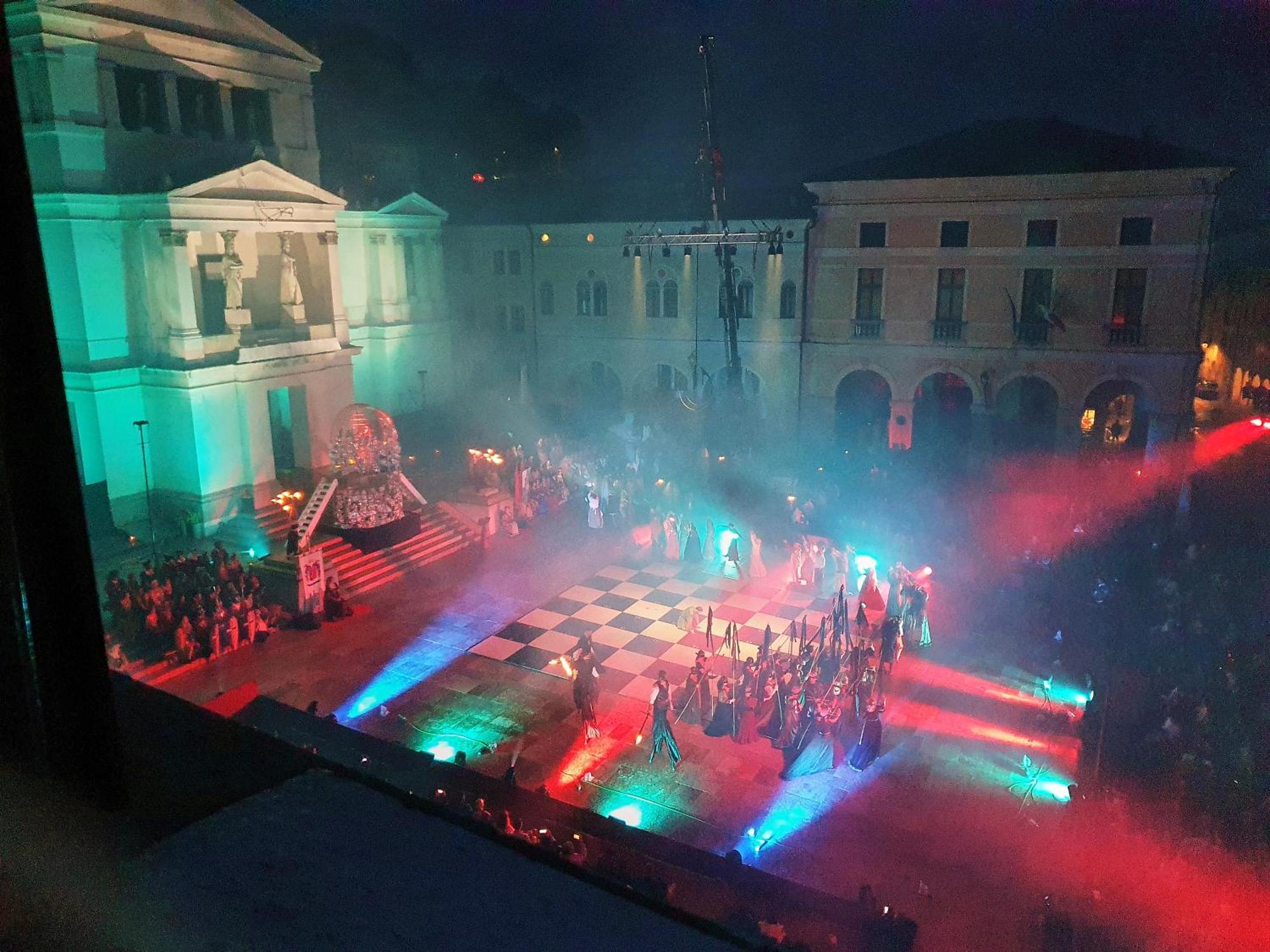 Апартаменты Attico Di Piazza Cima Конельяно Экстерьер фото